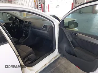 2010 Volkswagen Golf с VIN WVWDA7AJ8AW082248, выставлен на аукционе IAAI как лот 42484551 с пробегом 121 632 миль миль и . История ставок и продаж доступна на DreamBid. Изображение 5.