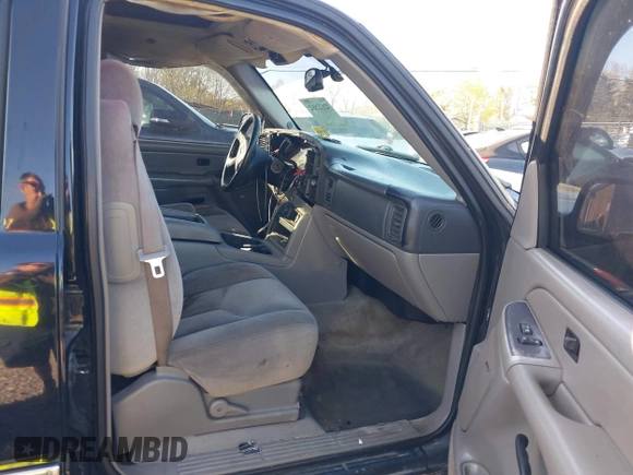 2004 GMC Yukon SLT with VIN 1GKEK13Z34R136256, listed as a IAAI auction lot 42122862 with 263,607 mi miles. Bid and sale history available at carsss.com. Image 5.