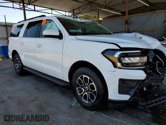 2024 Ford Expedition Max XLT with VIN 1FMJK1J8XREA29588, listed as a Copart auction lot 53711395 with 32,783 mi miles and Non repairable. Bid and sale history available at DreamBid. Image 4.