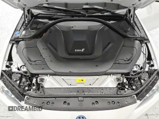 2024 BMW i4 eDrive40 z VIN WBY73AW04RFT37296, wystawiony jako Copart lot #55534975 z przebiegiem 18 786 mil mil oraz Czysty tytuł • Clean title. Historia ofert i sprzedaży dostępna na DreamBid. Obrazek 11.