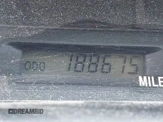 2001 Toyota Avalon XL z VIN 4T1BF28BX1U141849, wystawiony jako IAAI lot #41467945 z przebiegiem 188 675 mil mil oraz . Historia ofert i sprzedaży dostępna na DreamBid. Obrazek 14.