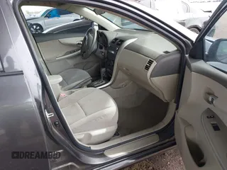 2010 Toyota Corolla z VIN JTDBU4EE7AJ071149, wystawiony jako IAAI lot #41818917 z przebiegiem 105 923 mil mil oraz . Historia ofert i sprzedaży dostępna na DreamBid. Obrazek 5.