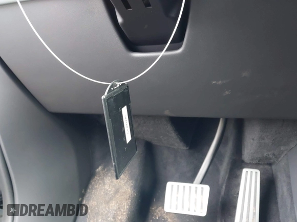 2024 Tesla Cybertruck z VIN 7G2CEHED6RA042416, wystawiony jako IAAI lot #41324245 z przebiegiem 332 mil mil oraz . Historia ofert i sprzedaży dostępna na DreamBid. Obrazek 11.