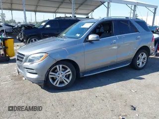 2013 Mercedes-Benz M ML 350 with VIN 4JGDA5HB9DA235137, listed as a IAAI auction lot 42018748 with 140,837 mi miles. Bid and sale history available at carsss.com. Image 17.