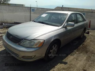 2001 Toyota Avalon XL z VIN 4T1BF28B71U162206, wystawiony jako IAAI lot #41673437 z przebiegiem 363 472 mil mil oraz . Historia ofert i sprzedaży dostępna na DreamBid. Obrazek 2.