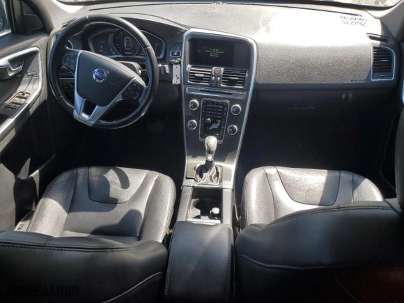 2016 Volvo XC60 T5 Premier with VIN YV4612RK7G2782235, listed as a Copart auction lot 52254425 with 186,396 mi miles and Clean Title. Bid and sale history available at carsss.com. Image 8.