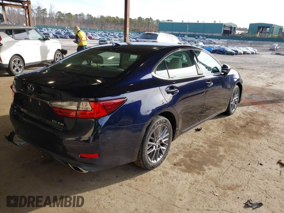2018 Lexus ES with VIN 58ABK1GG7JU107539, listed as a IAAI auction lot 41762240 with 58,167 mi miles. Bid and sale history available at carsss.com. Image 4.