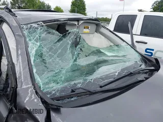 2018 Toyota RAV4 XLE z VIN JTMWFREV3JJ184752, wystawiony jako IAAI lot #42356452 z przebiegiem 79 532 mil mil oraz . Historia ofert i sprzedaży dostępna na DreamBid. Obrazek 18.