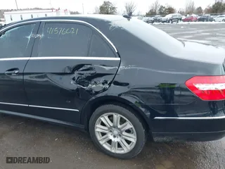 2013 Mercedes-Benz E-Class E 350 Luxury with VIN WDDHF5KB8DA729687, listed as a IAAI auction lot 41576021 with 133,062 mi miles. Bid and sale history available at carsss.com. Image 6.