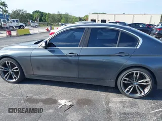 2015 BMW 3 Series 328i z VIN WBA3A5G57FNS82543, wystawiony jako IAAI lot #42731940 z przebiegiem 102 773 mil mil oraz . Historia ofert i sprzedaży dostępna na DreamBid. Obrazek 14.