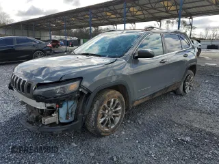 2021 Jeep Cherokee Latitude Lux with VIN 1C4PJLMX8MD144043, listed as a Copart auction lot 45337245 with 27,582 mi miles and Salvage Title. Bid and sale history available at carsss.com. Image 1.