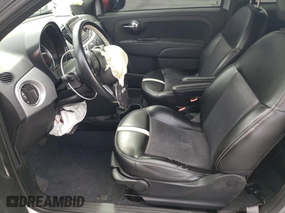 2018 FIAT 500e z VIN 3C3CFFGE2JT362534, wystawiony jako Copart lot #52815675 z przebiegiem 66 498 mil mil oraz Szkoda całkowita • Salvage title. Historia ofert i sprzedaży dostępna na DreamBid. Obrazek 7.