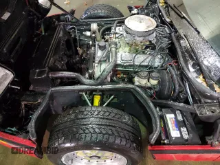 1984 Chevrolet Corvette z VIN 1G1AY0789E5120004, wystawiony jako Copart lot #45054405 z przebiegiem 43 294 mil mil oraz Czysty tytuł • Clean title. Historia ofert i sprzedaży dostępna na DreamBid. Obrazek 11.