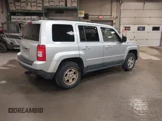 2011 Jeep Patriot Latitude с VIN 1J4NF1GB9BD266334, выставлен на аукционе IAAI как лот 42209910 с пробегом 98 442 миль миль и . История ставок и продаж доступна на DreamBid. Изображение 4.