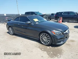 2019 Mercedes-Benz C 300 z VIN WDDWK8DB9KF773831, wystawiony jako IAAI lot #41923479 z przebiegiem 37 124 mil mil oraz . Historia ofert i sprzedaży dostępna na DreamBid. Obrazek 1.