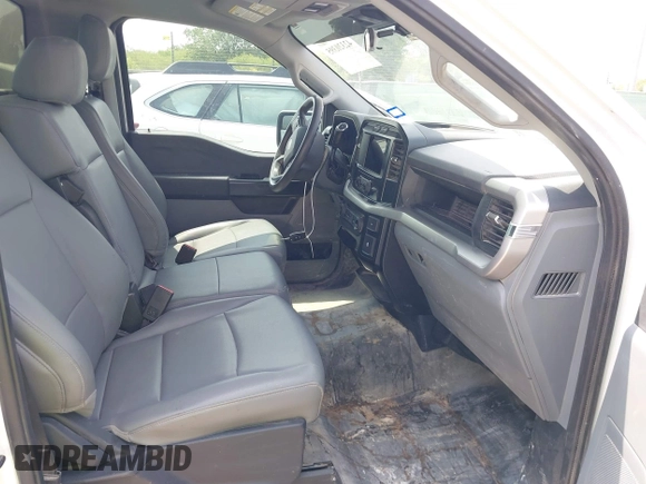 2022 Ford F-150 XL z VIN 1FTMF1CP0NKE04426, wystawiony jako IAAI lot #42320395 z przebiegiem 61 887 mil mil oraz . Historia ofert i sprzedaży dostępna na DreamBid. Obrazek 5.