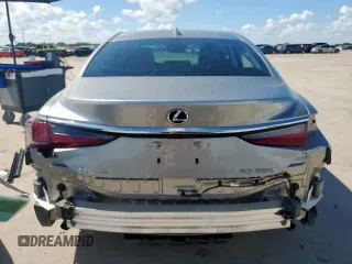 2020 Lexus ES 350 с VIN 58ADZ1B16LU058098, выставлен на аукционе Copart как лот 62490925 с пробегом 15 551 миль миль и Списание • Salvage title. История ставок и продаж доступна на DreamBid. Изображение 6.