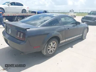 2007 Ford Mustang Deluxe с VIN 1ZVFT80N975271192, выставлен на аукционе IAAI как лот 42732940 с пробегом 230 646 миль миль и . История ставок и продаж доступна на DreamBid. Изображение 4.