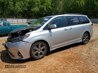 2020 Toyota Sienna SE with VIN 5TDXZ3DC8LS059454, listed as a Copart auction lot 51677934 with 31,414 mi miles and Salvage Title. Bid and sale history available at carsss.com. Image 1.