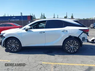 2024 Lexus RX 350h z VIN 2T2BBMCA8RC035933, wystawiony jako IAAI lot #42249750 z przebiegiem 33 181 mil mil oraz . Historia ofert i sprzedaży dostępna na DreamBid. Obrazek 14.