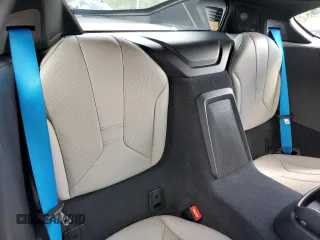 2015 BMW i8 z VIN WBY2Z2C55FV391061, wystawiony jako Copart lot #67933554 z przebiegiem 28 047 mil mil oraz Szkoda całkowita • Salvage title. Historia ofert i sprzedaży dostępna na DreamBid. Obrazek 10.