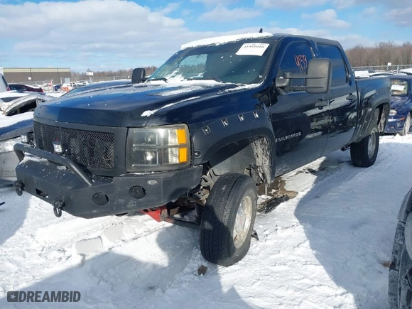 2008 Chevrolet Silverado 1500 LT w/1LT with VIN 3GCEK13JX8G294329, listed as a IAAI auction lot 41591010 with 246,781 mi miles. Bid and sale history available at carsss.com. Image 2.