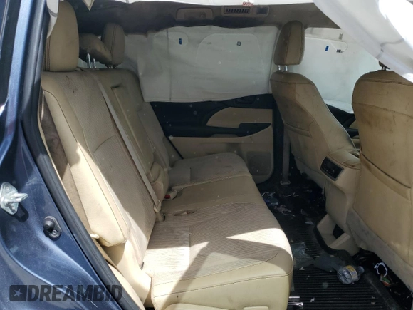 2019 Toyota Highlander LE z VIN 5TDBZRFH3KS960817, wystawiony jako Copart lot #52377955 z przebiegiem 95 348 mil mil oraz Szkoda całkowita • Salvage title. Historia ofert i sprzedaży dostępna na DreamBid. Obrazek 10.