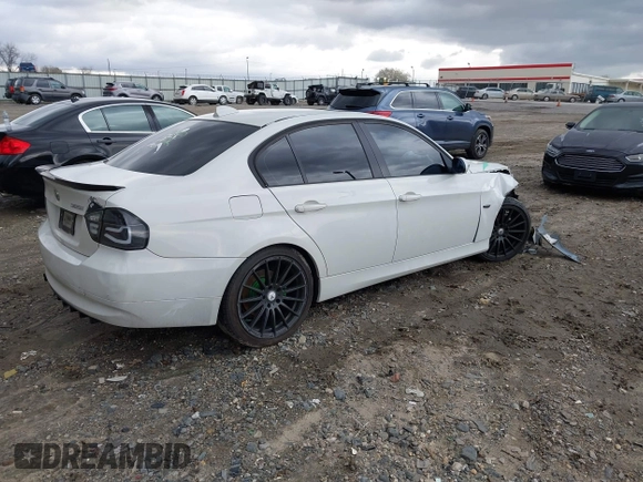 2006 BMW 3 Series 325i with VIN WBAVB13546PT21727, listed as a IAAI auction lot 41723568 with 156,438 mi miles. Bid and sale history available at carsss.com. Image 4.
