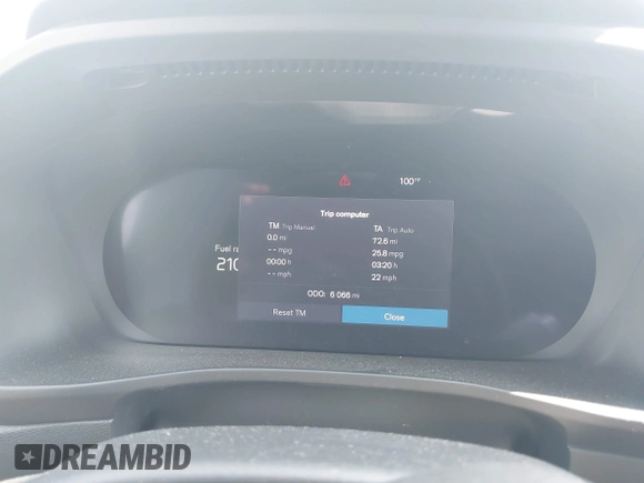 2025 Volvo XC40 Core Bright Theme with VIN YV4L12UJ0S2507803, listed as a IAAI auction lot 42551329 with 6,066 mi miles and . Bid and sale history available at DreamBid. Image 15.