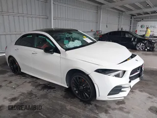 2021 Mercedes-Benz A 220 z VIN W1K3G4EB6MJ264856, wystawiony jako IAAI lot #42246751 z przebiegiem 21 121 mil mil oraz . Historia ofert i sprzedaży dostępna na DreamBid. Obrazek 1.