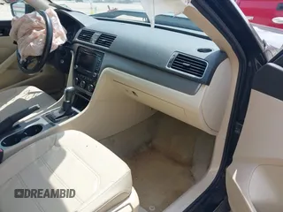 2015 Volkswagen Passat SE z VIN 1VWBV7A33FC024325, wystawiony jako IAAI lot #42313126 z przebiegiem 179 964 mil mil oraz . Historia ofert i sprzedaży dostępna na DreamBid. Obrazek 5.