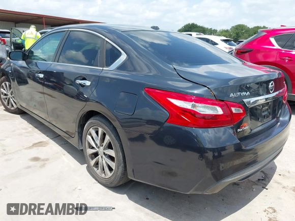 2017 Nissan Altima SV z VIN 1N4AL3AP1HC115487, wystawiony jako IAAI lot #42437418 z przebiegiem 114 278 mil mil oraz . Historia ofert i sprzedaży dostępna na DreamBid. Obrazek 3.