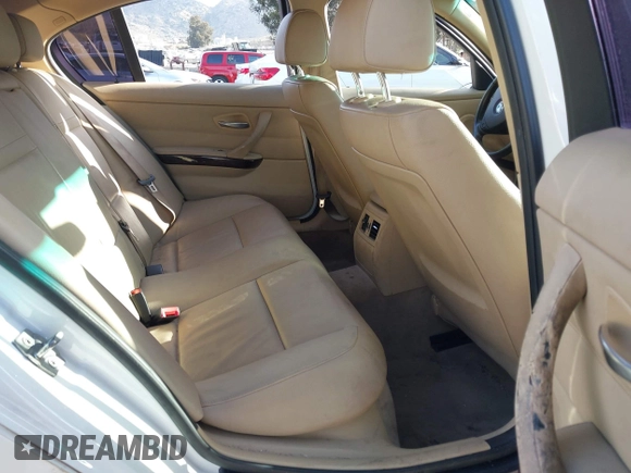 2011 BMW 3 Series 328i with VIN WBAPH5G58BNM73752, listed as a IAAI auction lot 41871258 with 120,822 mi miles and . Bid and sale history available at DreamBid. Image 8.