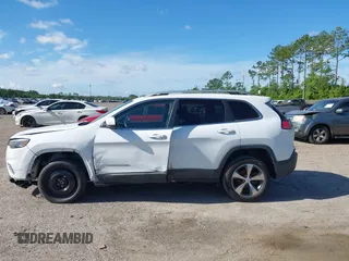 2019 Jeep Cherokee Limited z VIN 1C4PJLDB1KD380924, wystawiony jako IAAI lot #42621908 z przebiegiem 136 231 mil mil oraz . Historia ofert i sprzedaży dostępna na DreamBid. Obrazek 14.