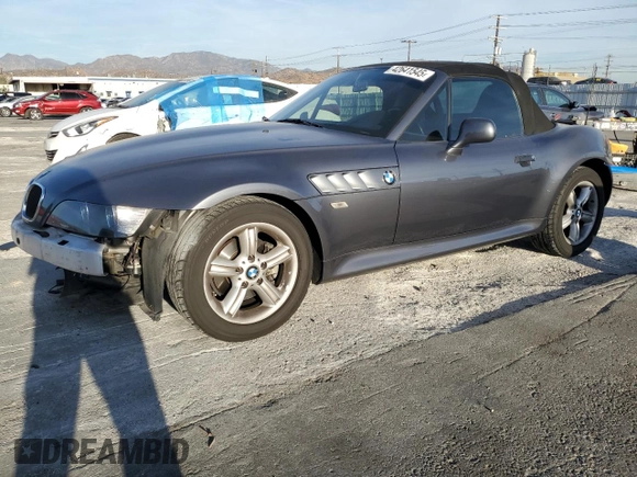 2000 BMW Z3 2.5L with VIN 4USCH9340YLG03126, listed as a Copart auction lot 42641545 with 57,192 mi miles and Salvage Title. Bid and sale history available at carsss.com. Image 1.