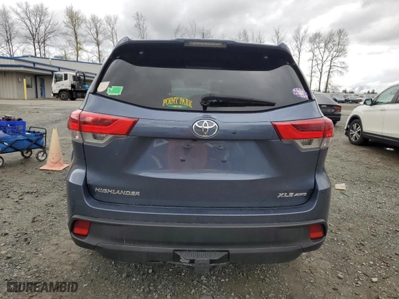 2018 Toyota Highlander SE with VIN 5TDJZRFH3JS808045, listed as a Copart auction lot 51647945 with 57,231 mi miles and Salvage Title. Bid and sale history available at carsss.com. Image 6.
