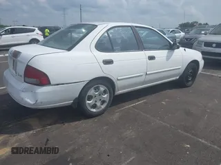 2003 Nissan Sentra XE z VIN 3N1CB51D33L776980, wystawiony jako IAAI lot #42451100 z przebiegiem 234 099 mil mil oraz . Historia ofert i sprzedaży dostępna na DreamBid. Obrazek 4.