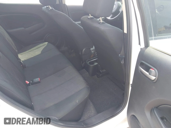 2014 Mazda 2 Sport z VIN JM1DE1KY9E0181733, wystawiony jako IAAI lot #41907658 z przebiegiem 143 301 mil mil oraz . Historia ofert i sprzedaży dostępna na DreamBid. Obrazek 8.
