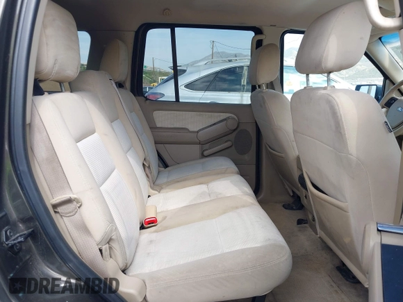 2008 Ford Explorer XLT with VIN 1FMEU73E98UA62801, listed as a IAAI auction lot 42096409 with 156,209 mi miles. Bid and sale history available at carsss.com. Image 8.