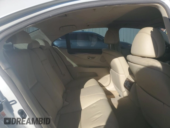 2016 Lexus LS 460 z VIN JTHBL5EF0G5140720, wystawiony jako Copart lot #47175035 z przebiegiem 65 954 mil mil oraz Szkoda całkowita • Salvage title. Historia ofert i sprzedaży dostępna na DreamBid. Obrazek 10.