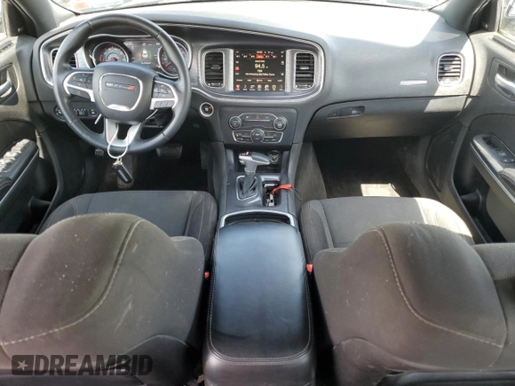 2015 Dodge Charger SXT z VIN 2C3CDXJG6FH837396, wystawiony jako Copart lot #56969455 z przebiegiem 151 864 mil mil oraz Szkoda całkowita • Salvage title. Historia ofert i sprzedaży dostępna na DreamBid. Obrazek 8.