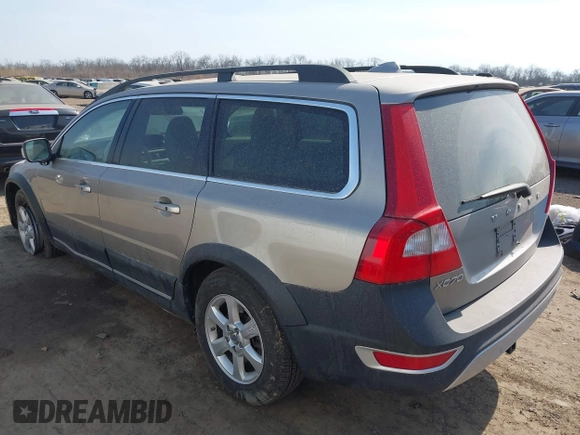 2012 Volvo XC70 3.2L with VIN YV4952BZ0C1141842, listed as a IAAI auction lot 41784679 with 106,541 mi miles and . Bid and sale history available at DreamBid. Image 3.