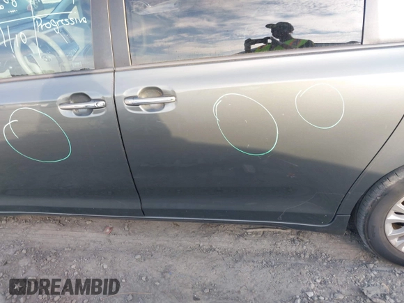 2012 Toyota Sienna XLE AAS with VIN 5TDYK3DC7CS276681, listed as a IAAI auction lot 41520303 with 183,511 mi miles and . Bid and sale history available at DreamBid. Image 14.