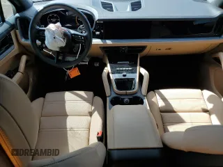 2024 Porsche Cayenne S z VIN WP1AL2AY1RDA34089, wystawiony jako Copart lot #78726624 z przebiegiem 3 054 mil mil oraz Szkoda całkowita • Salvage title. Historia ofert i sprzedaży dostępna na DreamBid. Obrazek 8.