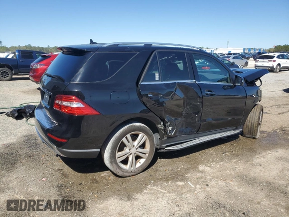 2014 Mercedes-Benz M 350 z VIN 4JGDA5JB6EA333909, wystawiony jako Copart lot #48485595 z przebiegiem Nie podano mil oraz Szkoda całkowita • Salvage title. Historia ofert i sprzedaży dostępna na DreamBid. Obrazek 3.