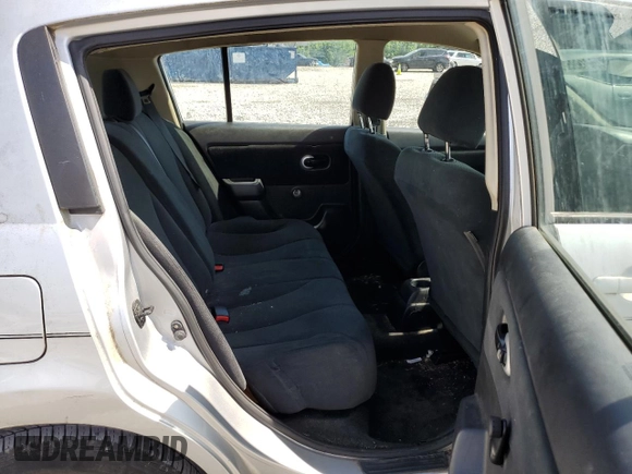 2011 Nissan Versa S z VIN 3N1BC1CP7BL440448, wystawiony jako Copart lot #58199525 z przebiegiem 155 043 mil mil oraz Szkoda całkowita • Salvage title. Historia ofert i sprzedaży dostępna na DreamBid. Obrazek 11.