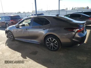2022 Toyota Camry SE with VIN 4T1T11AK9NU016306, listed as a Copart auction lot 44449885 with 42,101 mi miles and Salvage Title. Bid and sale history available at DreamBid. Image 2.