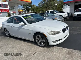 2009 BMW 3 Series 328i xDrive z VIN WBAWC33559PU83366, wystawiony jako Copart lot #43024615 z przebiegiem 15 155 mil mil oraz Czysty tytuł • Clean title. Historia ofert i sprzedaży dostępna na DreamBid. Obrazek 1.
