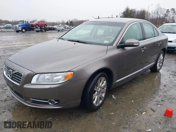 2011 Volvo S80 3.2L with VIN YV1940AS2B1148864, listed as a IAAI auction lot 41721256 with 92,714 mi miles. Bid and sale history available at carsss.com. Image 2.