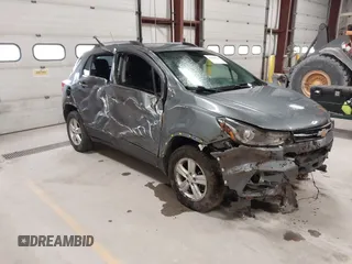 2019 Chevrolet Trax LT with VIN KL7CJPSB8KB937572, listed as a IAAI auction lot 42032722 with 103,132 mi miles. Bid and sale history available at carsss.com. Image 1.